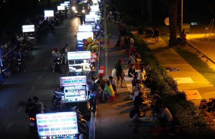 Illustrative photo: Street vendors on the streets. (Photo: Ngọc Lê)