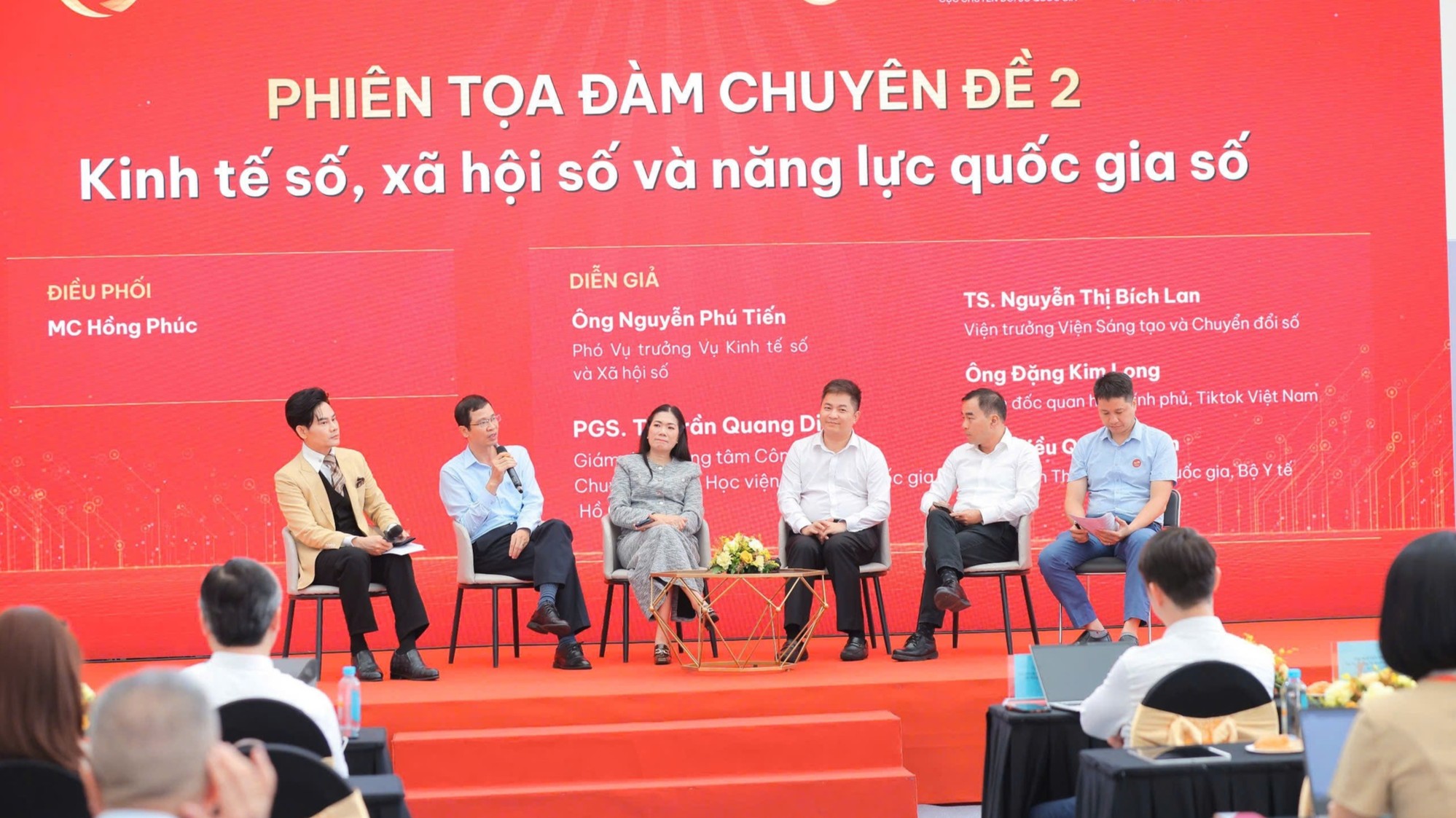 ឆ្ពោះទៅរកគោលដៅប្រជាពលរដ្ឋបំពេញព័ត៌មានតែម្តងគត់