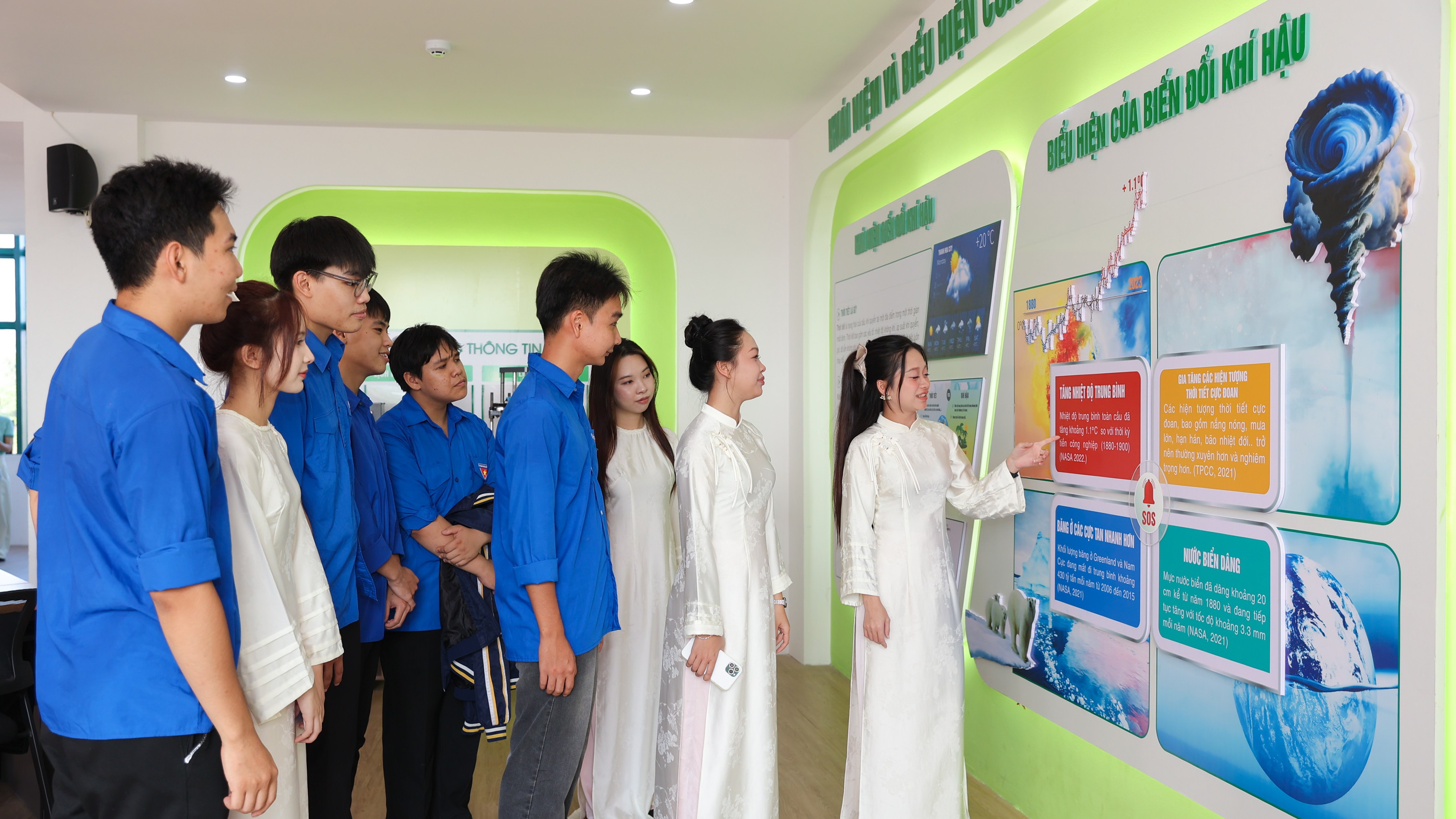 Đưa kỹ năng ứng phó thiên tai vào trường học