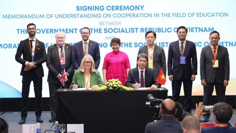 ຫວຽດນາມລົງນາມ 24 ຂໍ້ຕົກລົງຮ່ວມມືດ້ານການສຶກສາກັບບັນດາຄູ່ຮ່ວມມືສາກົນ