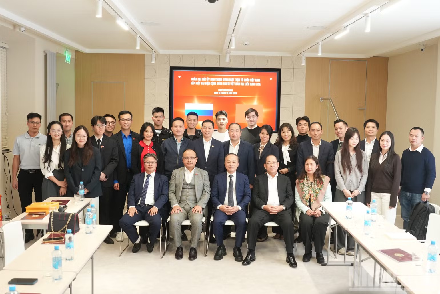 Tổ quốc luôn bên cạnh cộng đồng người Việt Nam tại Nga Tổ quốc luôn bên cạnh cộng đồng người Việt Nam tại Nga