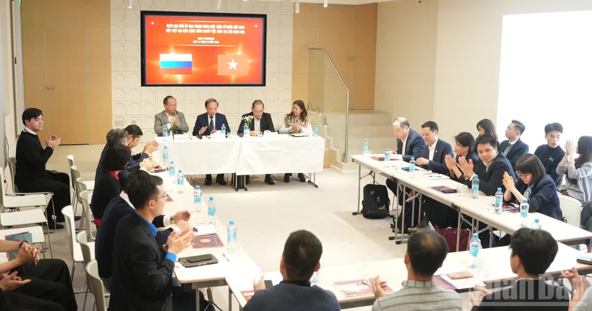 Tổ quốc luôn bên cạnh cộng đồng người Việt Nam tại Nga Tổ quốc luôn bên cạnh cộng đồng người Việt Nam tại Nga