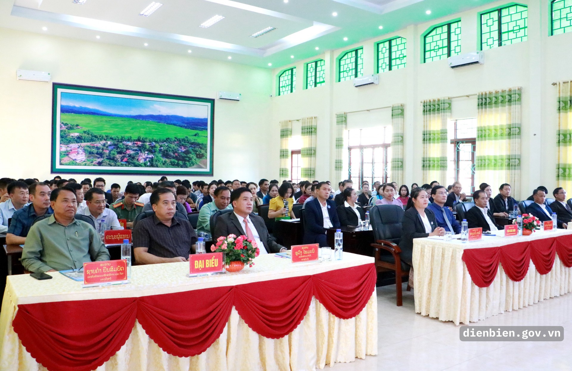 Điện Biên đào tạo tiếng Việt cho 80 lưu học sinh 4 tỉnh Bắc Lào Điện Biên đào tạo tiếng Việt cho 80 lưu học sinh 4 tỉnh Bắc Lào