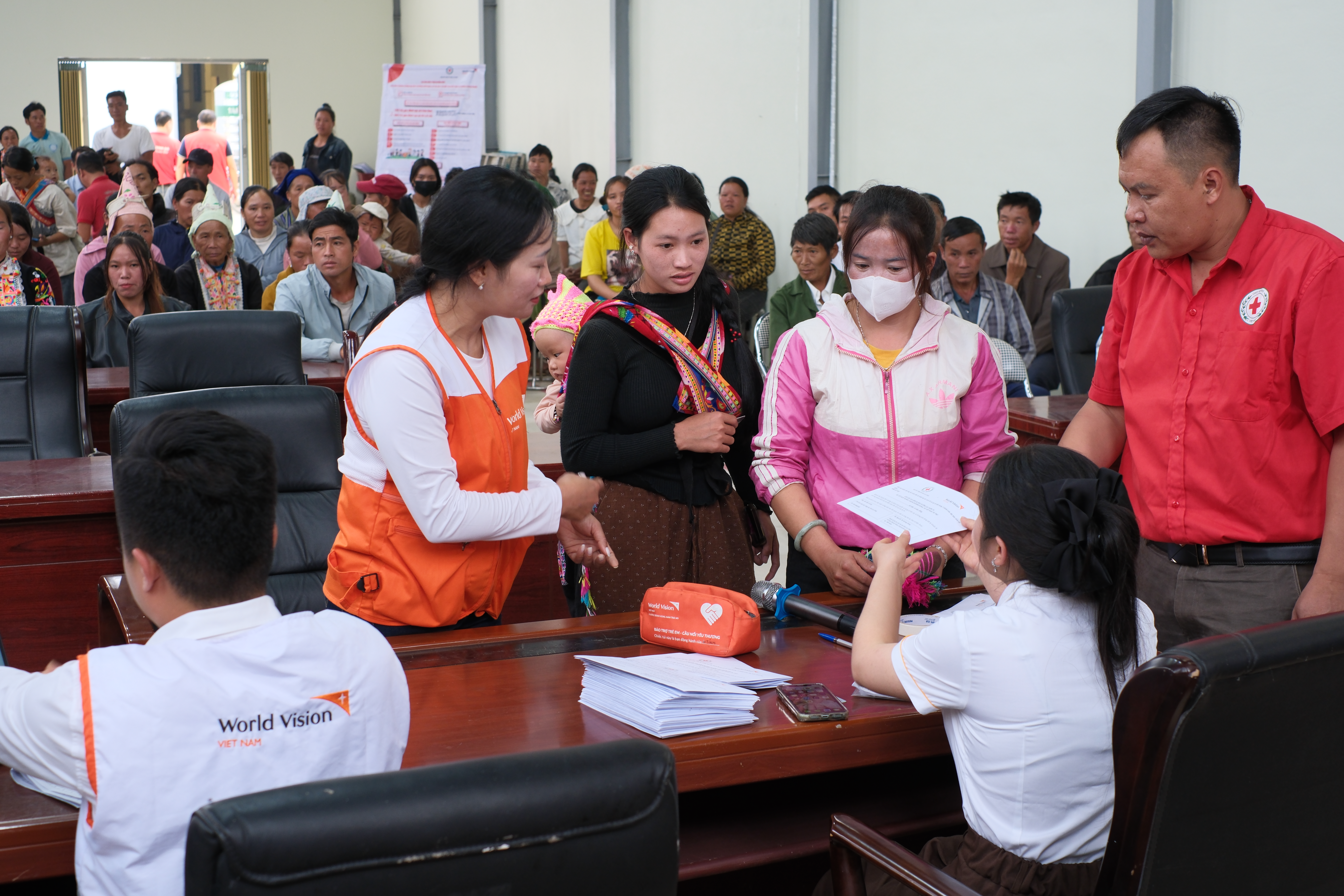 260 hộ dân Lai Châu nhận hỗ trợ khẩn cấp sau mưa lũ, sạt lở đất