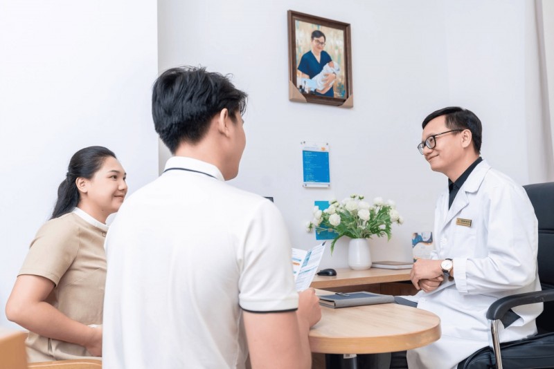 Từ năm 2019, bác sĩ Linh tham gia nghiên cứu ứng dụng trí tuệ nhân tạo trong sàng lọc ung thư cổ tử cung, tiếp tục tìm kiếm những cách tiếp cận mới để phát hiện bệnh sớm hơn. (Ảnh: Vinmec) Từ năm 2019, bác sĩ Linh tham gia nghiên cứu ứng dụng trí tuệ nhân tạo trong sàng lọc ung thư cổ tử cung, tiếp tục tìm kiếm những cách tiếp cận mới để phát hiện bệnh sớm hơn. (Ảnh: Vinmec)