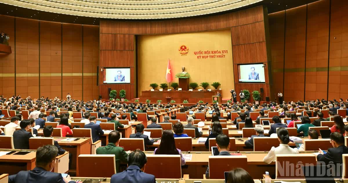 Quang cảnh một phiên họp toàn thể ở hội trường tại Kỳ họp thứ nhất, Quốc hội khóa XVI. (Ảnh: DUY LINH) Quang cảnh một phiên họp toàn thể ở hội trường tại Kỳ họp thứ nhất, Quốc hội khóa XVI. (Ảnh: DUY LINH)