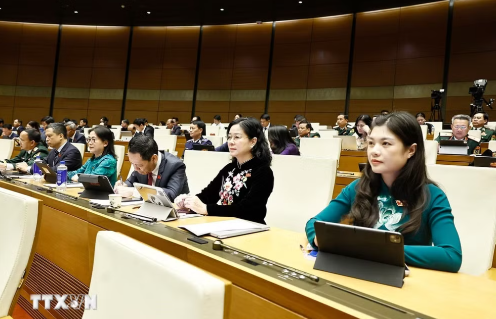 Cử tri kiến nghị Quốc hội, Chính phủ tiếp tục hoàn thiện đồng bộ chính sách, pháp luật và tập trung tháo gỡ các khó khăn, bất cập trong lĩnh vực đất đai, bồi thường, hỗ trợ, tái định cư và nhà ở. (Ảnh: TTXVN)