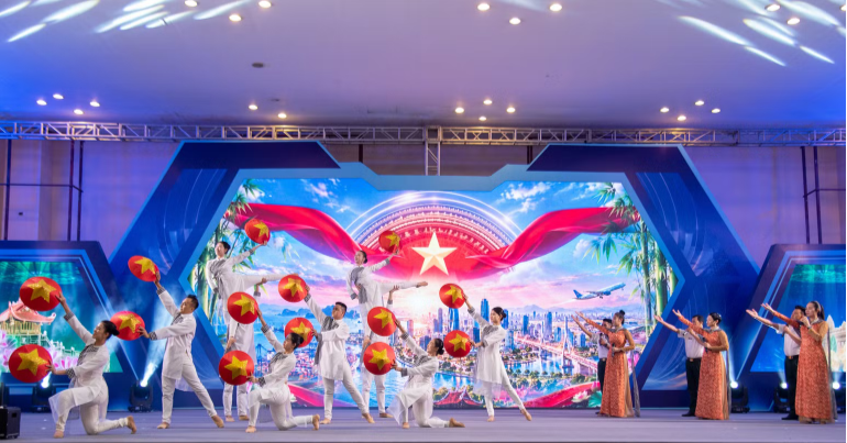 ការសម្តែងសិល្បៈដោយក្រុមសិល្បៈយោធភូមិភាគទី ៩។