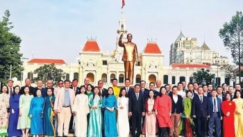 កម្ពស់ធនធានជនជាតិវៀតណាមទូទាំងសកលលោកសម្រាប់ទីក្រុង Ho Chi Minh