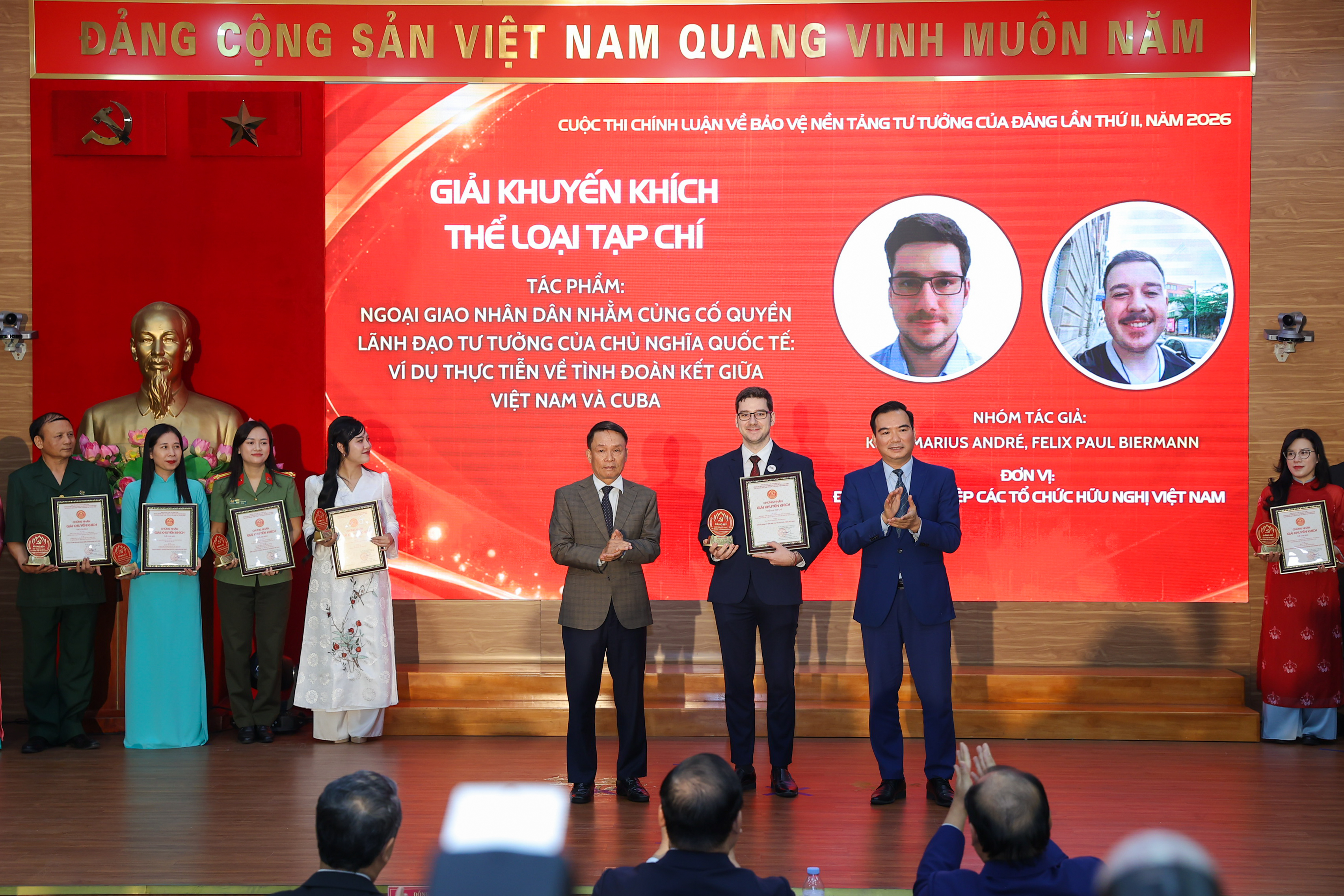 Lan tỏa trách nhiệm bảo vệ nền tảng tư tưởng của Đảng từ trong nước ra quốc tế Lan tỏa trách nhiệm bảo vệ nền tảng tư tưởng của Đảng từ trong nước ra quốc tế