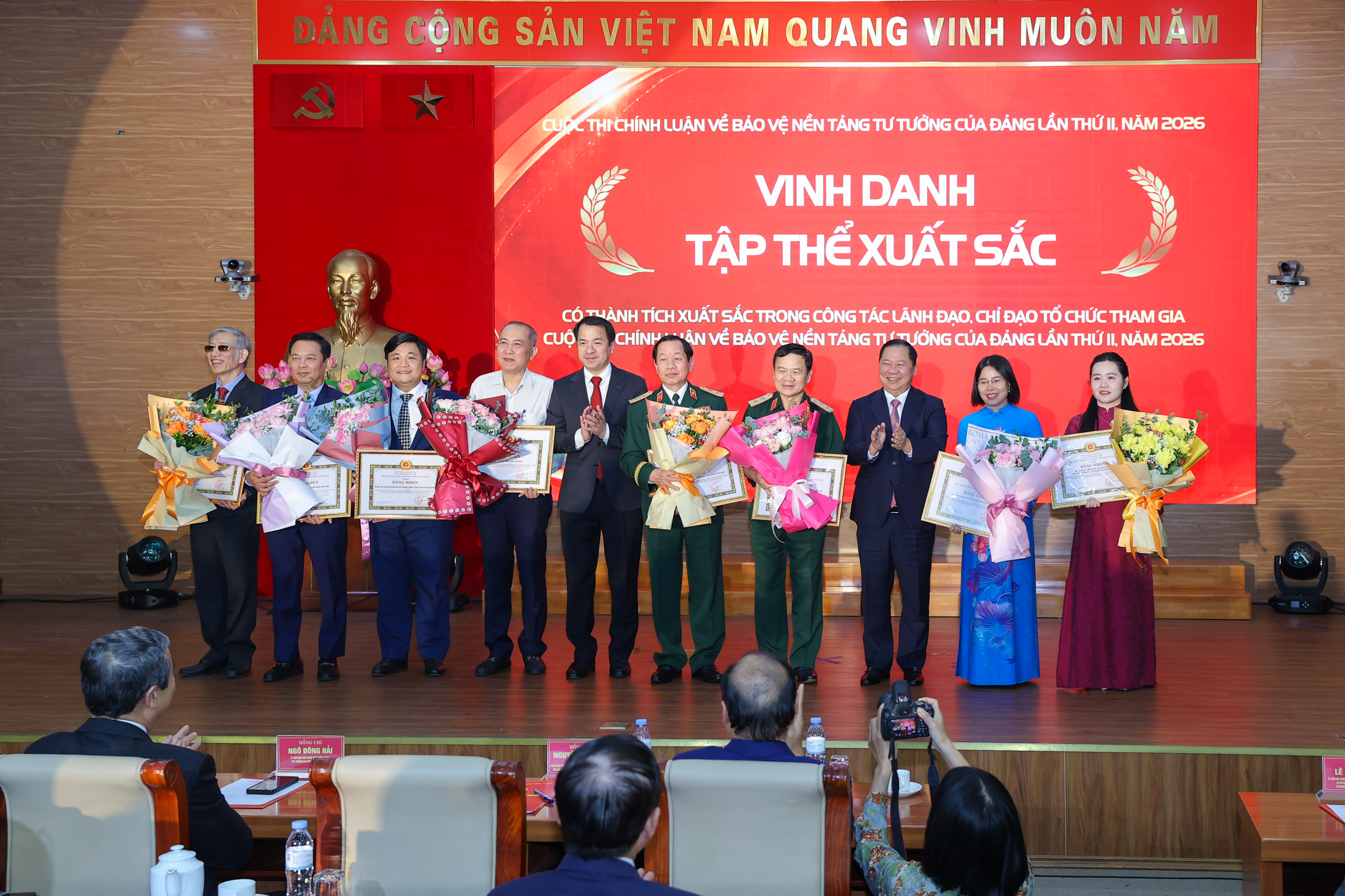 Lan tỏa trách nhiệm bảo vệ nền tảng tư tưởng của Đảng từ trong nước ra quốc tế Lan tỏa trách nhiệm bảo vệ nền tảng tư tưởng của Đảng từ trong nước ra quốc tế