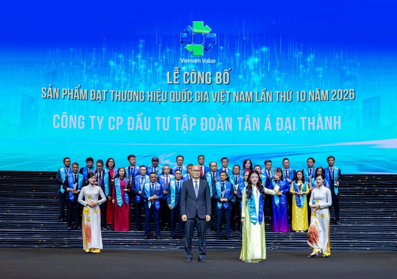 Phó Tổng Giám đốc Nguyễn Phương Anh đại diện Tân Á Đại Thành đón nhận biểu trưng Thương hiệu Quốc gia Việt Nam 2026, đánh dấu kỳ thứ 7 liên tiếp Tập đoàn được vinh danh. Phó Tổng Giám đốc Nguyễn Phương Anh đại diện Tân Á Đại Thành đón nhận biểu trưng Thương hiệu Quốc gia Việt Nam 2026, đánh dấu kỳ thứ 7 liên tiếp Tập đoàn được vinh danh.