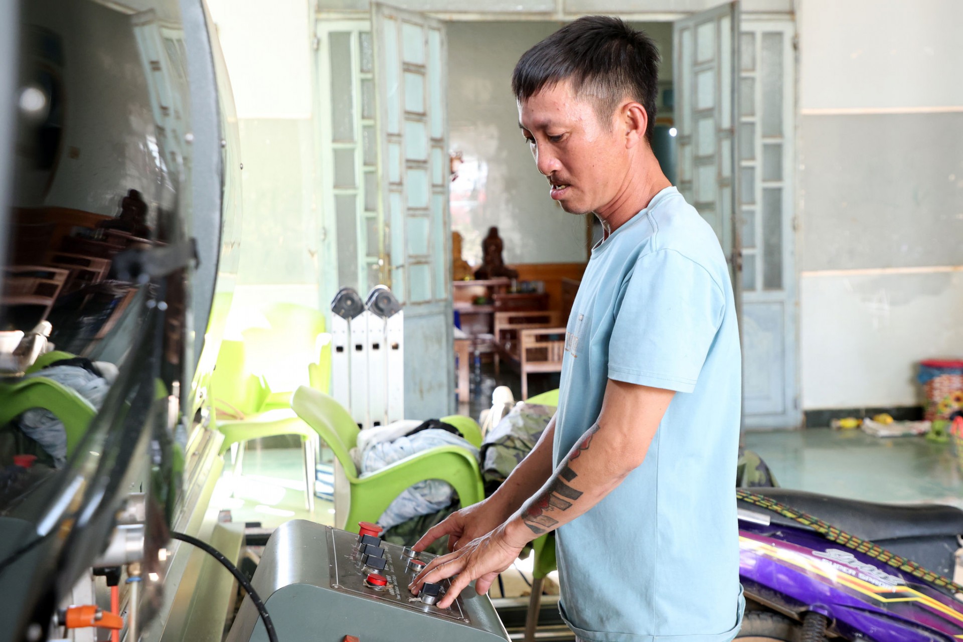 The Joy of Work for Agent Orange Victims The Joy of Work for Agent Orange Victims
