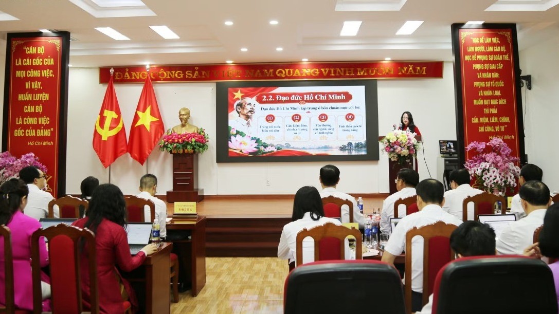 老街与中国云南交流干部培训经验