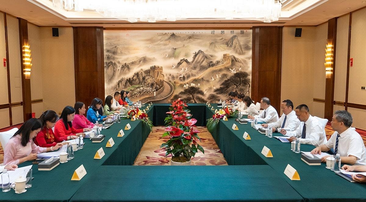 越南宣光省与中国文山州拓展多领域合作 越南宣光省与中国文山州拓展多领域合作