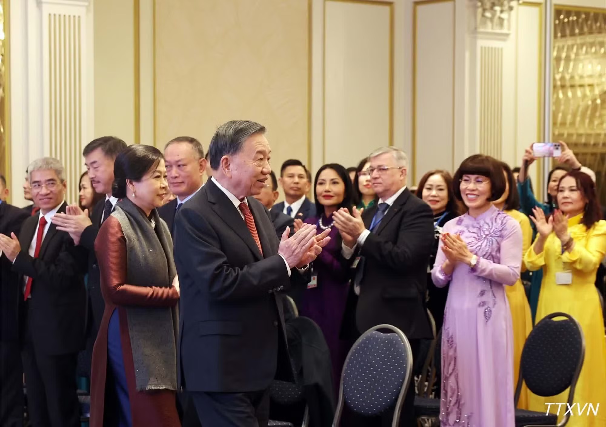 Cộng đồng người Việt Nam tại châu Âu phát huy vai trò cầu nối hữu nghị và hợp tác Cộng đồng người Việt Nam tại châu Âu phát huy vai trò cầu nối hữu nghị và hợp tác