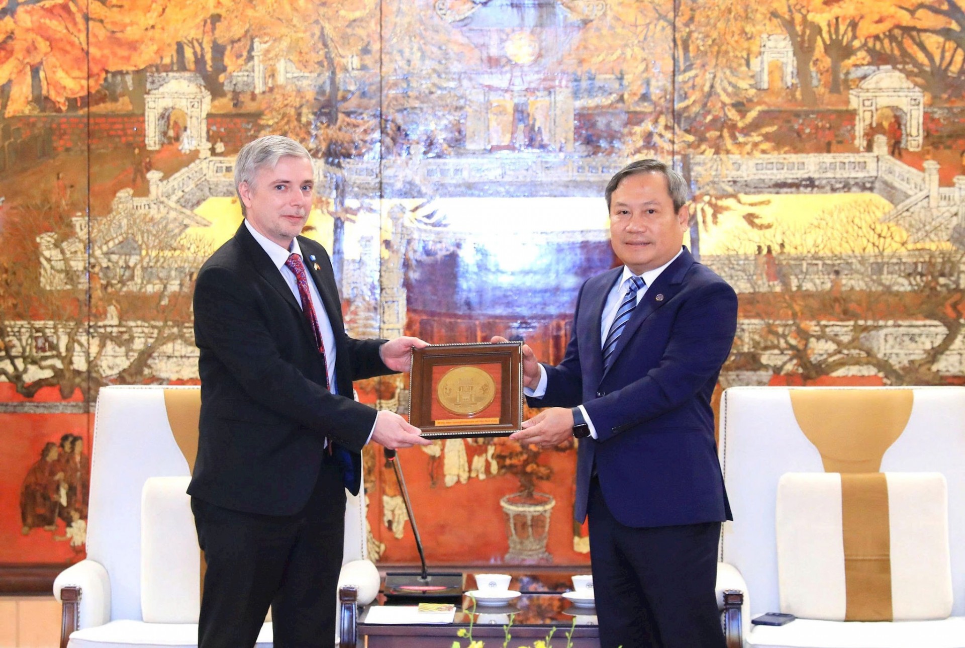 Nhiều cơ hội hợp tác lĩnh vực văn hóa mà còn mở rộng sang ngoại giao, kinh tế và thương mại. (Ảnh: T.L) Nhiều cơ hội hợp tác lĩnh vực văn hóa mà còn mở rộng sang ngoại giao, kinh tế và thương mại. (Ảnh: T.L)