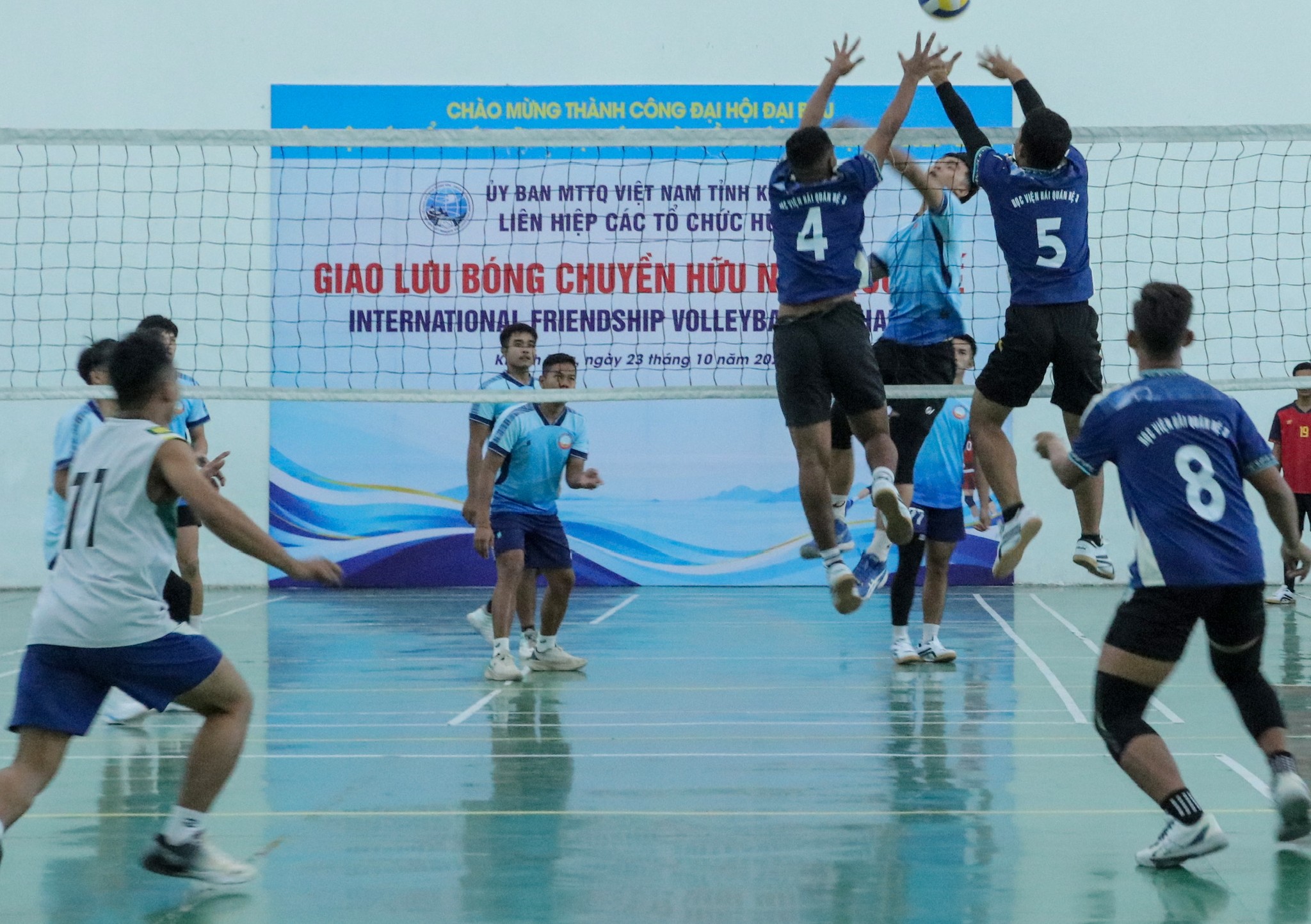 Giao lưu bóng chuyền hữu nghị quốc tế tại Khánh Hòa