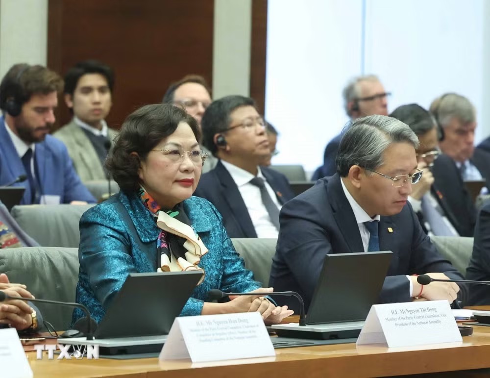 Đại biểu đoàn cấp cao Việt Nam tham dự sự kiện. (Ảnh: Thống Nhất/TTXVN)