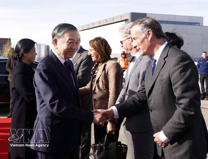 Belgian officials bid farewell to President To Lam and his spouse Ngo Phuong Ly at Melsbroek Military Airport, Brussels. (Photo: VNA) Belgian officials bid farewell to President To Lam and his spouse Ngo Phuong Ly at Melsbroek Military Airport, Brussels. (Photo: VNA)