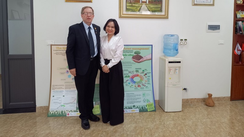 Những học trò đưa tôi đến Việt Nam