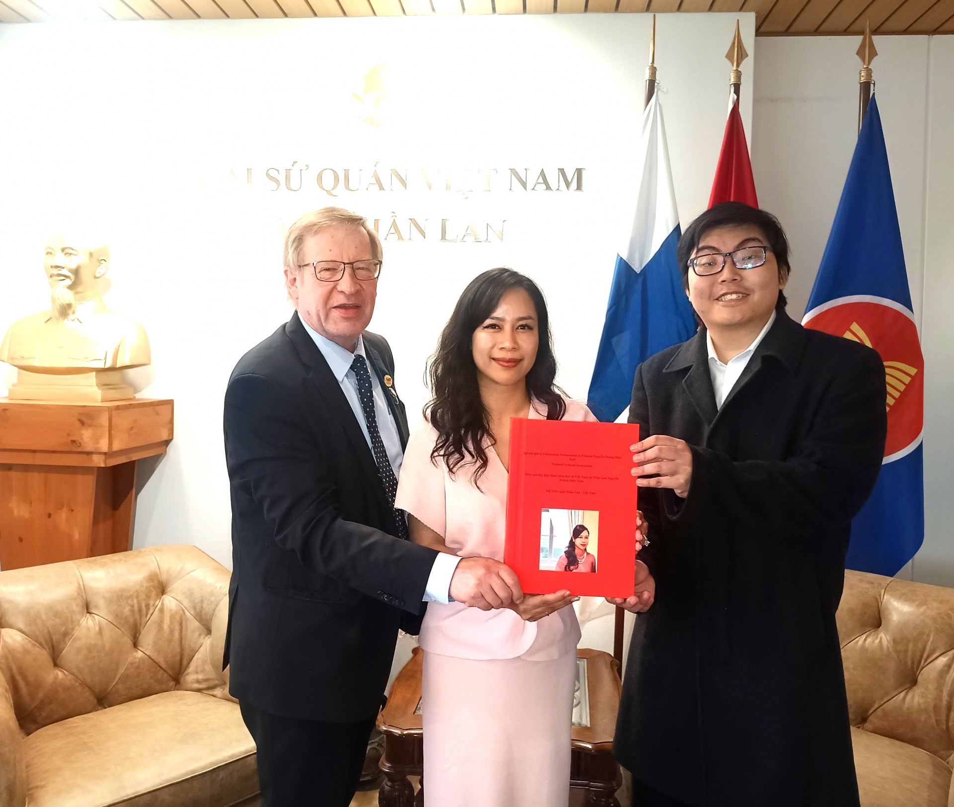 Những học trò đưa tôi đến Việt Nam Những học trò đưa tôi đến Việt Nam