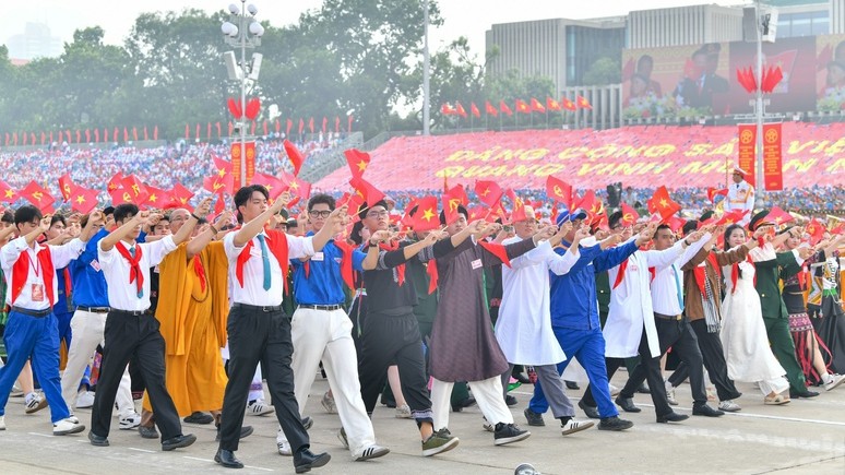 激发特色活力，依托少数民族文学艺术巩固大团结力量