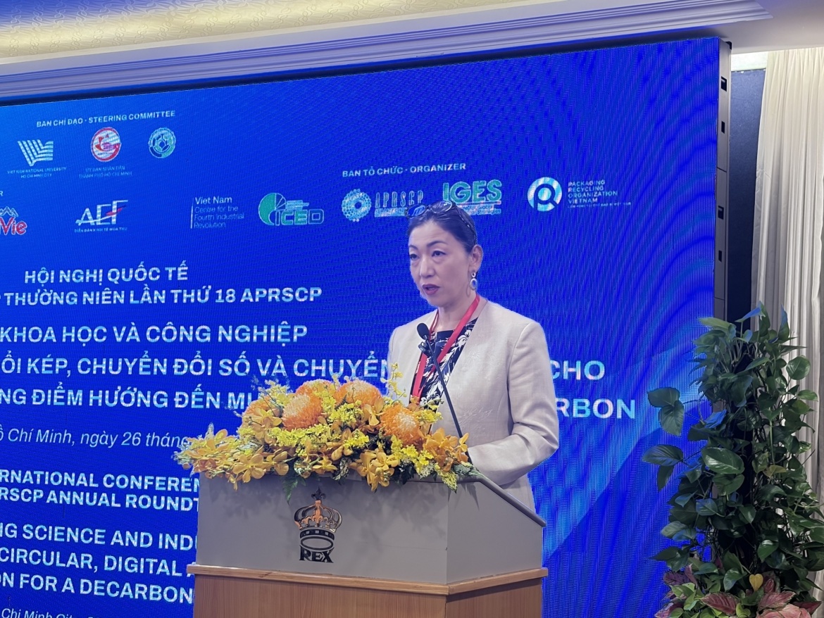 Akiko Yamamoto, Regional Team Leader for Asia and the Pacific, Environment and Energy at the UNDP addresses the 18th Asia-Pacific Roundtable on Sustainable Consumption and Production in Ho Chi Minh City on October 26, 2026. (Photo: Nghi Vu)