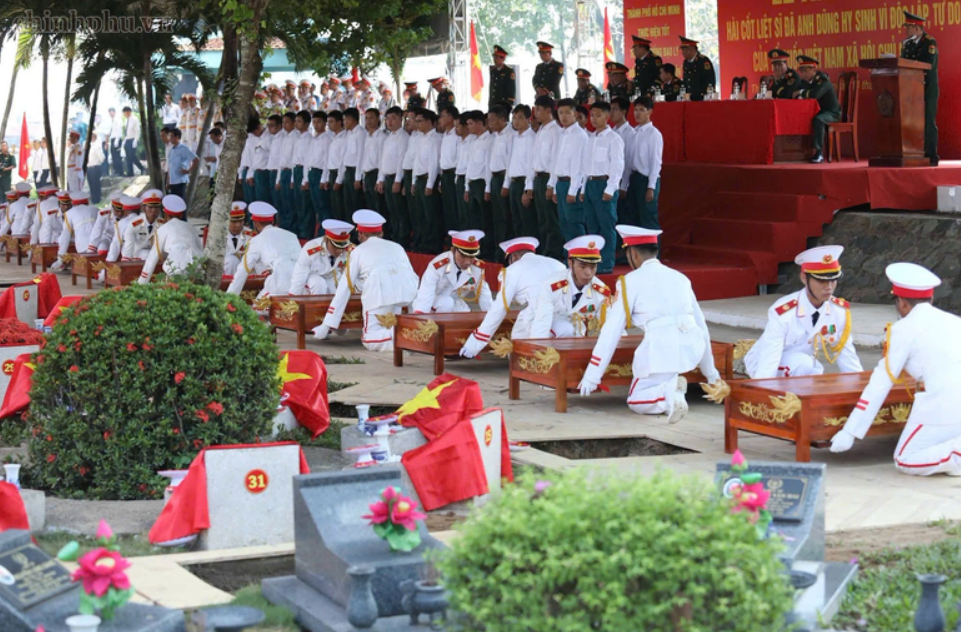 Rehearsal for the memorial service, commemoration and burial of recovered fallen soldiers’ remains at Le Thi Rieng Cultural Park. (Photo: chinhphu.vn)