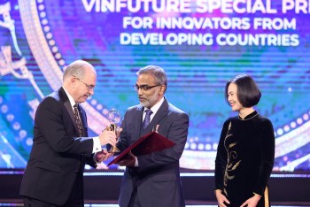 Nhà khoa học đứng sau công nghệ lọc nước giá rẻ: “Tôi thực sự ngưỡng mộ tầm nhìn của VinFuture”