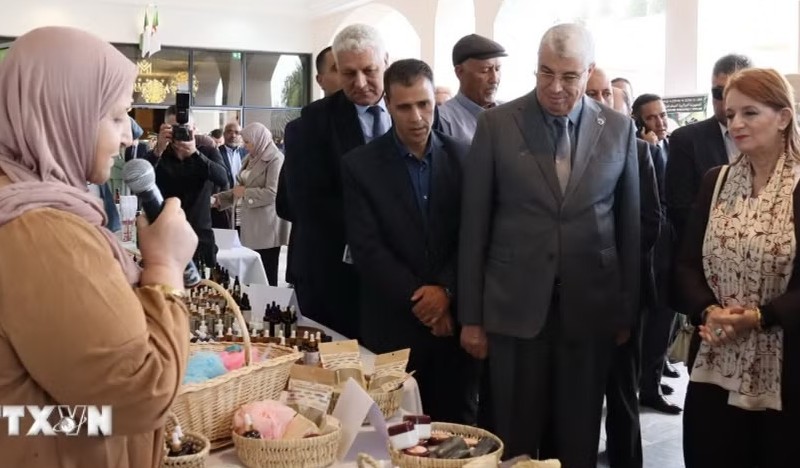 Việt Nam chia sẻ kinh nghiệm phát triển du lịch nghỉ dưỡng, trị liệu tại Algeria