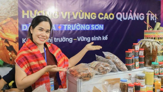 Phụ nữ vùng cao Quảng Trị chủ động tìm thị trường cho nông sản