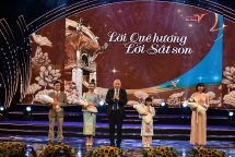 ផ្ញើជូននូវក្តីស្រលាញ់ មោទនភាពនៃភាសាវៀតណាម និងវប្បធម៌វៀតណាមដល់ជំនាន់ជនវៀតណាមនៅក្រៅប្រទេស