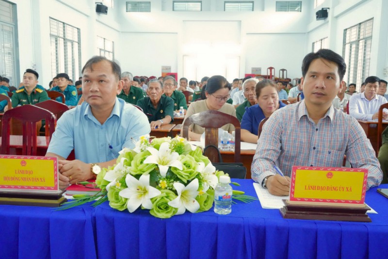 ប្រតិភូអញ្ជើញចូលរួមសន្និសីទ។