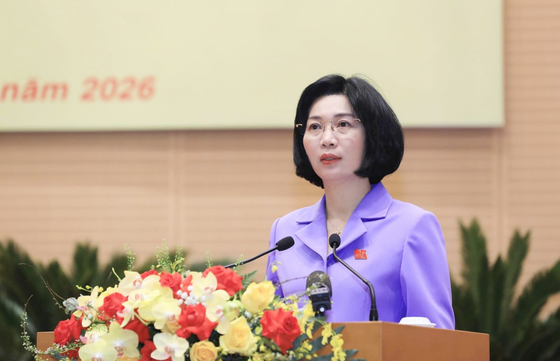 Phó Bí thư Thành ủy, Chủ tịch HĐND thành phố Hà Nội, Phó Trưởng đoàn đại biểu Quốc hội thành phố Hà Nội Phùng Thị Hồng Hà phát biểu. (Ảnh: T.L)