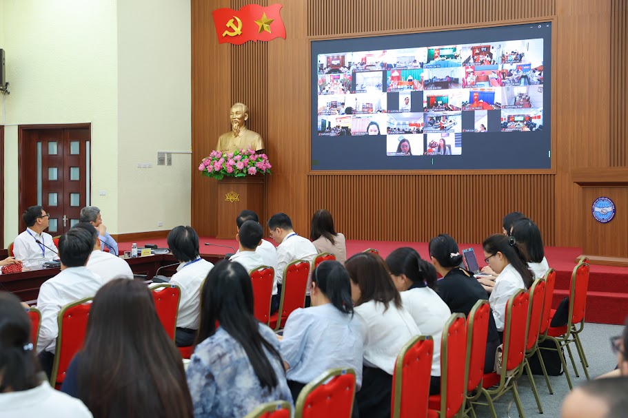 Đổi mới toàn diện hoạt động đối ngoại nhân dân để đáp ứng những yêu cầu mới theo Nghị quyết Đại hội VII