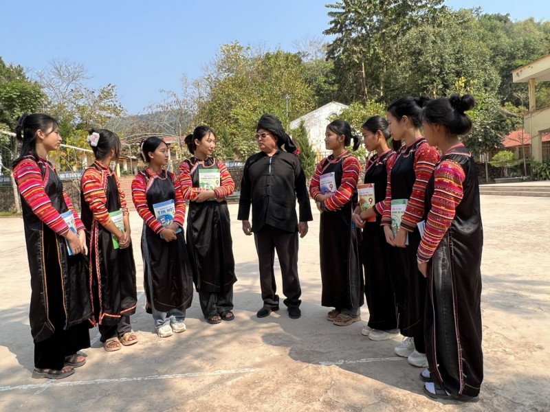 Người giữ ngọn lửa biên cương