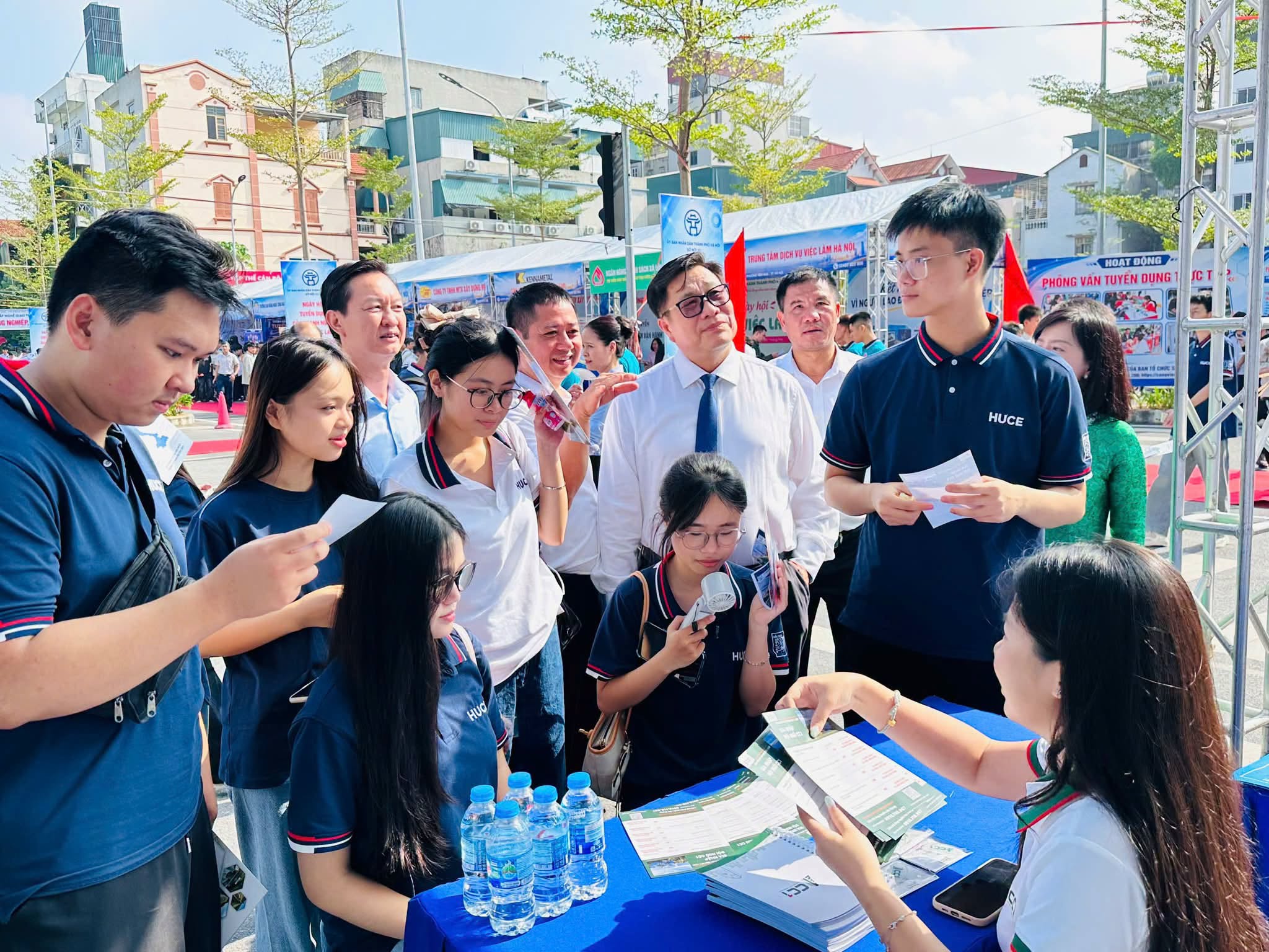 Mở rộng cơ hội việc làm, tăng sức hút nhân lực ngành xây dựng, cơ khí, giao thông