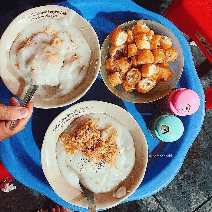 Каша со свиными ребрышками без костей в Старом квартале Ханоя