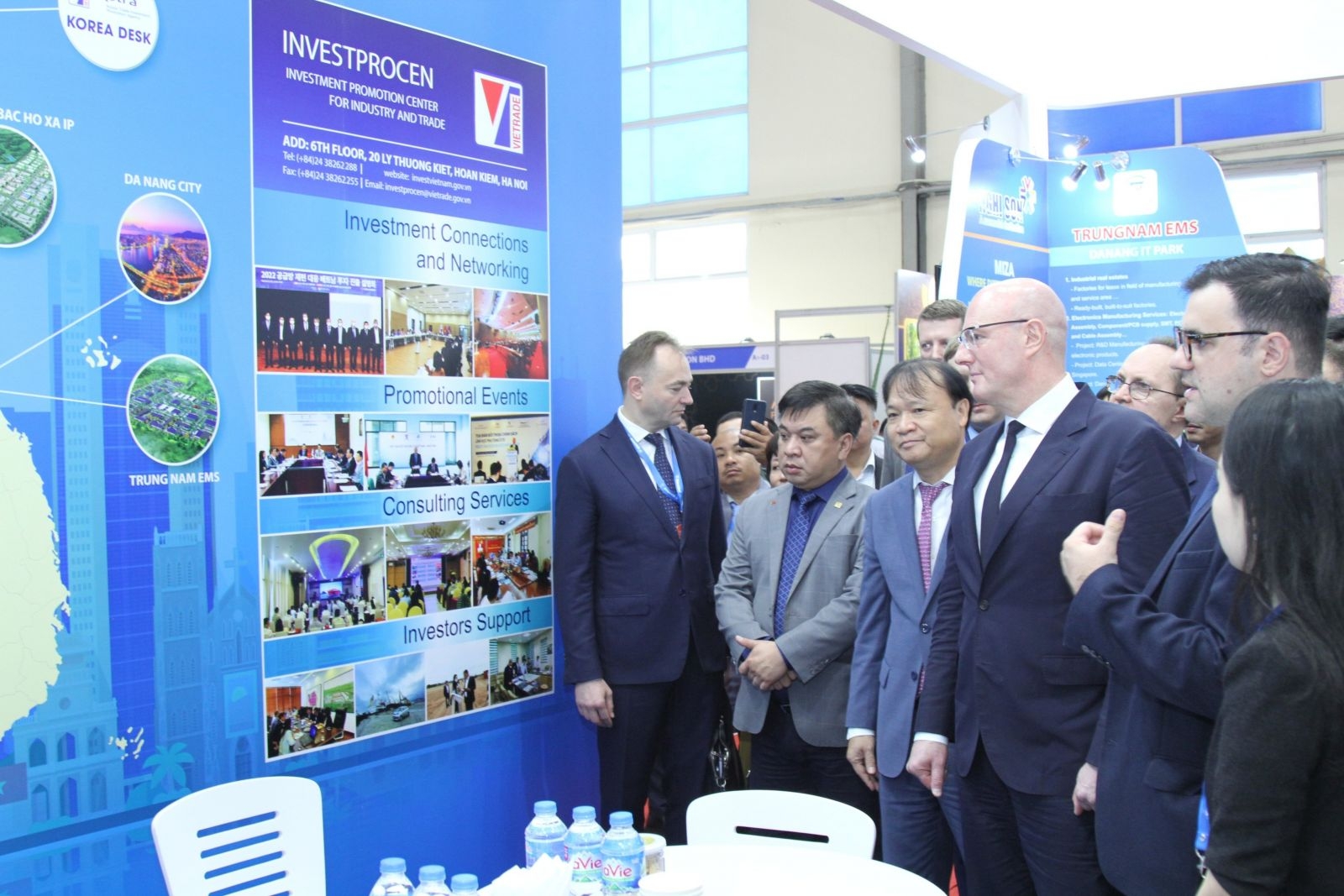 Вице-премьер РФ Дмитрий Чернышенко посетил выставку Vietnam EXPO Вице-премьер РФ Дмитрий Чернышенко посетил выставку Vietnam EXPO