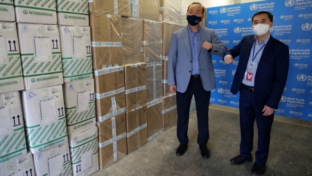 ВОЗ передала Вьетнаму медицинские принадлежности в рамках поддержки борьбы с COVID-19