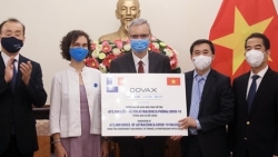 Вьетнам получил от Франции и Италии 1,5 млн доз вакцин против COVID-19