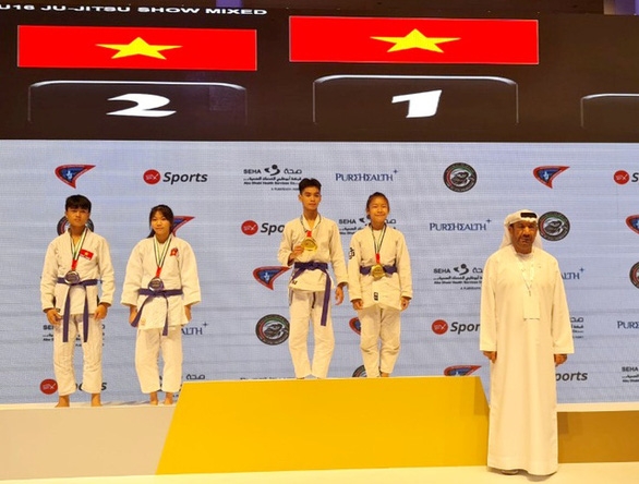 Вьетнамские спортсменки завоевали золотые медали на чемпионате мира по боевым искусствам Вьетнамские спортсменки завоевали золотые медали на чемпионате мира по боевым искусствам