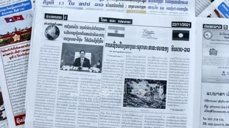 Лаосская газета: Официальный визит премьер-министра Вьетнама в Японии всесторонне продвинет двусторонние отношение