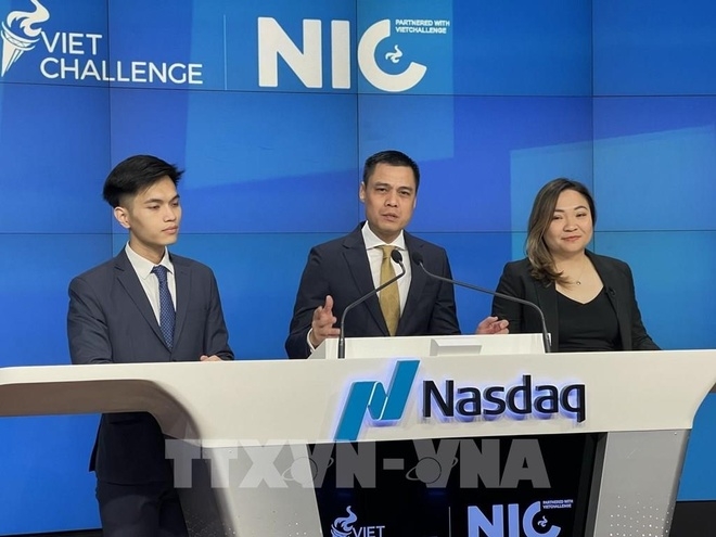 Постпред Вьетнама при ООН позвонил в колокол на фондовой бирже Nasdaq Постпред Вьетнама при ООН позвонил в колокол на фондовой бирже Nasdaq