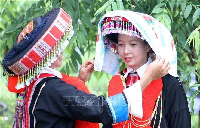 Свадьба представителей народности Зао в деревне Лунгсланг провинции Лангшон Свадьба представителей народности Зао в деревне Лунгсланг провинции Лангшон