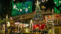 Рождественская атмосфера царит на всех улицах Ханоя