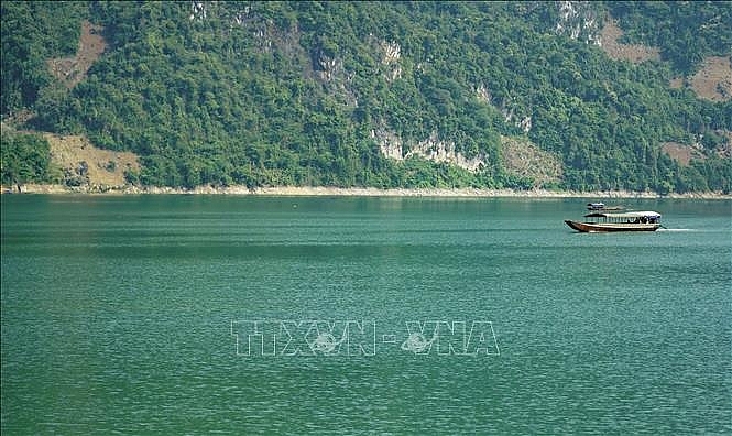 Красота русла реки Да в уезде Туачуа