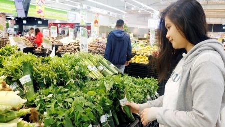 С 2026 года розничные продавцы одноразовых полиэтиленовых пакетов будут штрафоваться