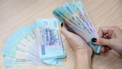 Иностранные трудящиеся получают высокую зарплату во Вьетнаме